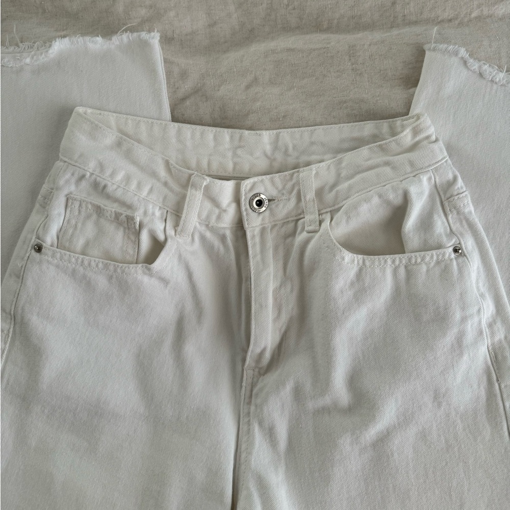 White denim jeans spring